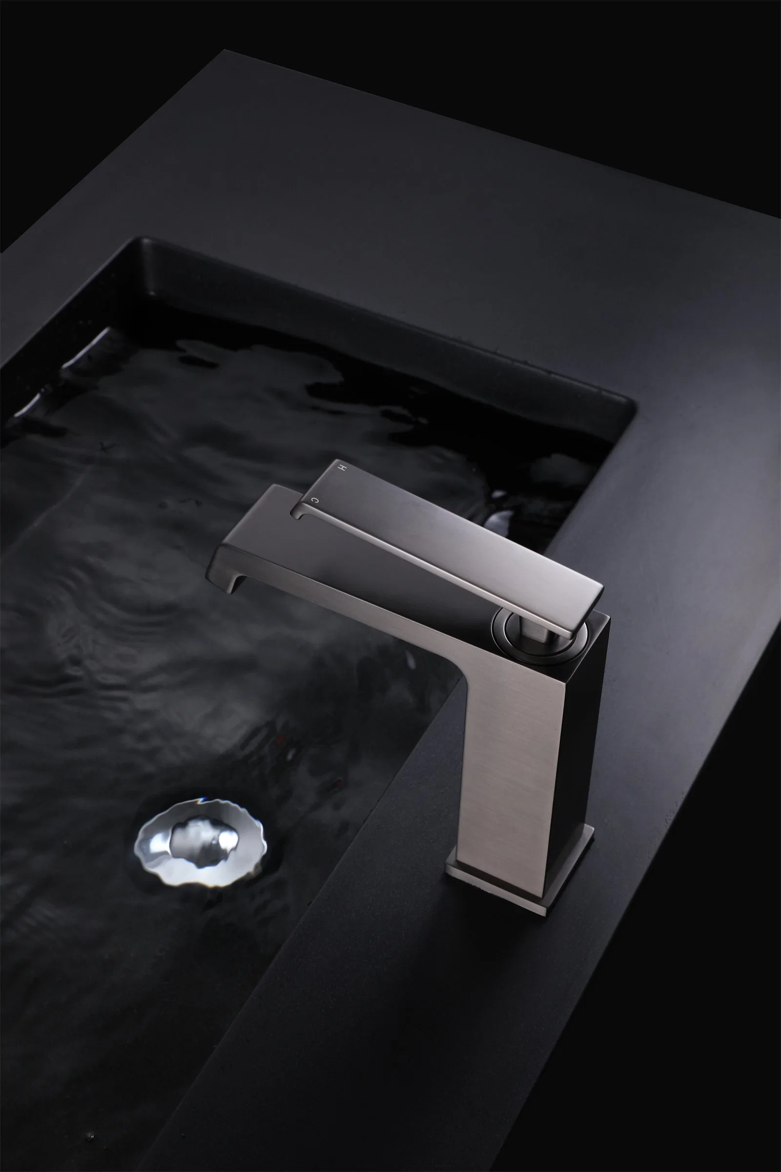 Unique Modern New Design Styles Bathroom Basin Sink Taps Faucet Mixer