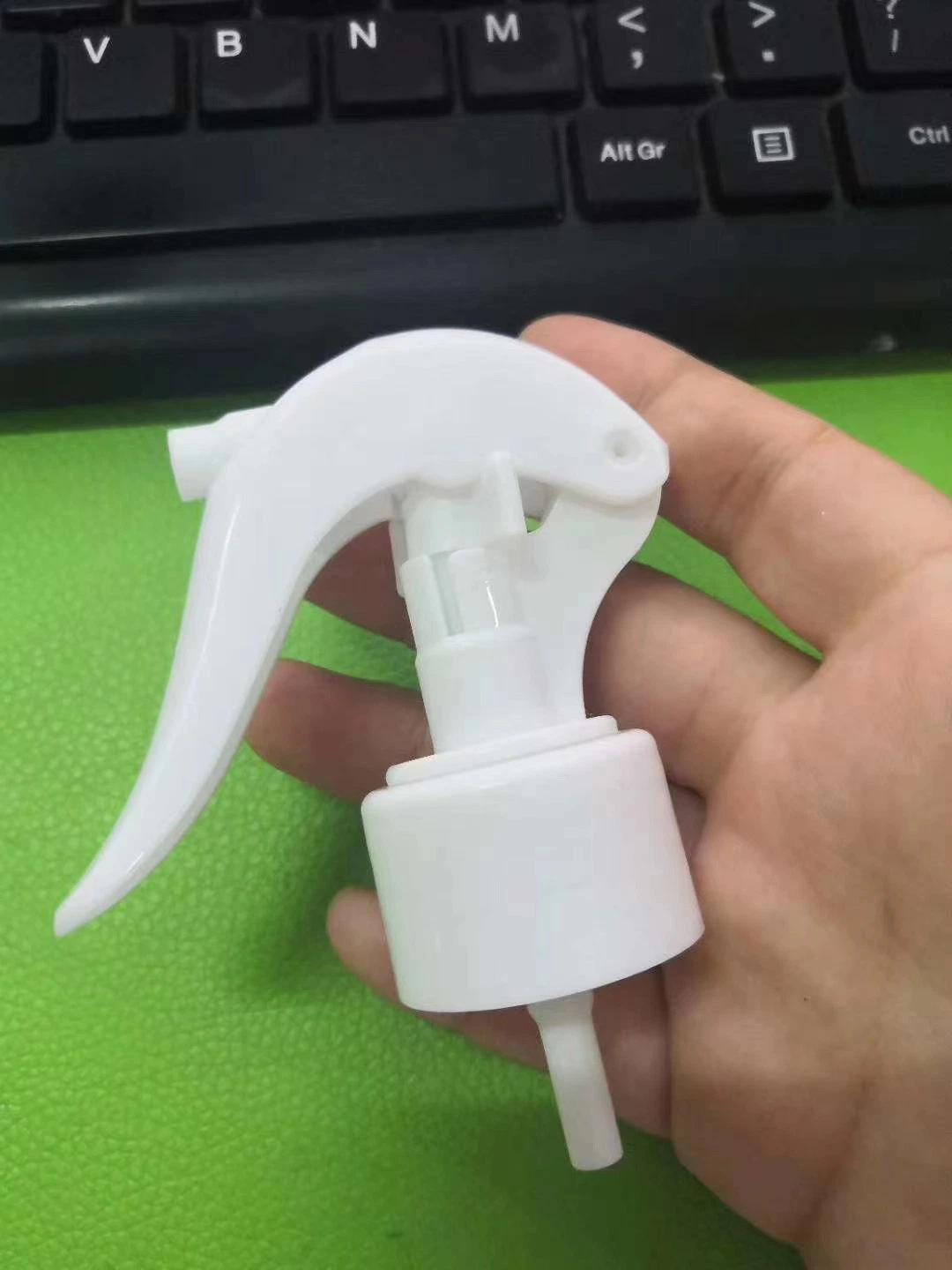 Plastic Lotion Dispenser Pump Sprayer Nozzle Cap for Shampoo Disinfection Water Bottle