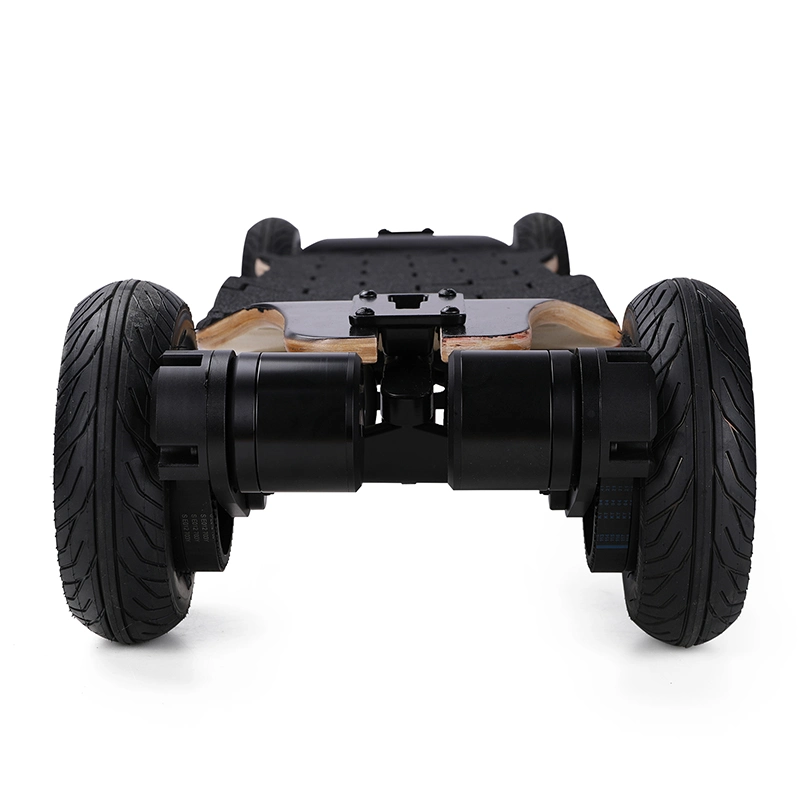 Les roues d'alimentation électrique du Conseil Skateboard 12.6ah Batterie au Lithium 50km vitesse rapide de tous les terrains off road 4 roues de skateboard électrique