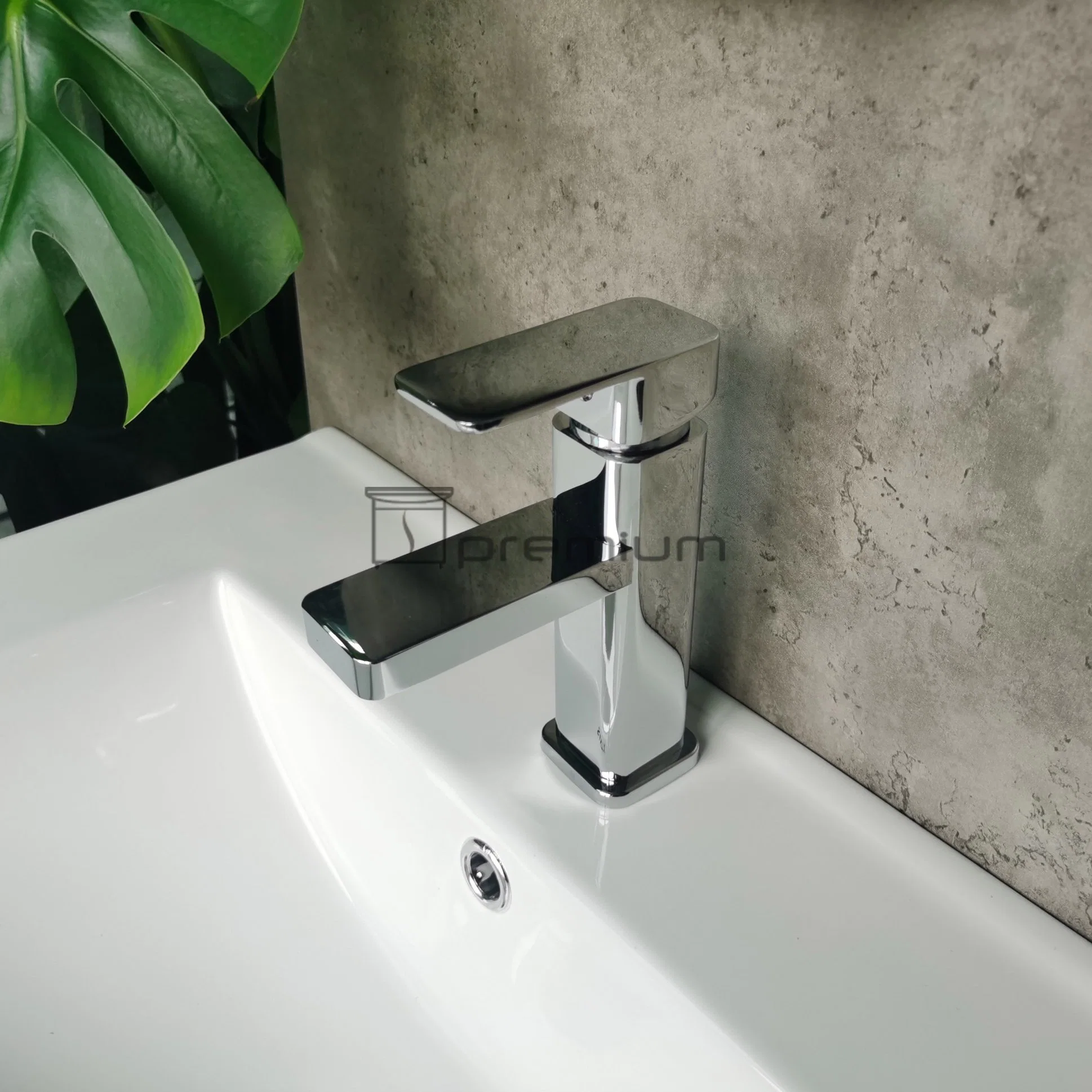 China Factory New Design Brass Basin Mixer Bathroom Faucet