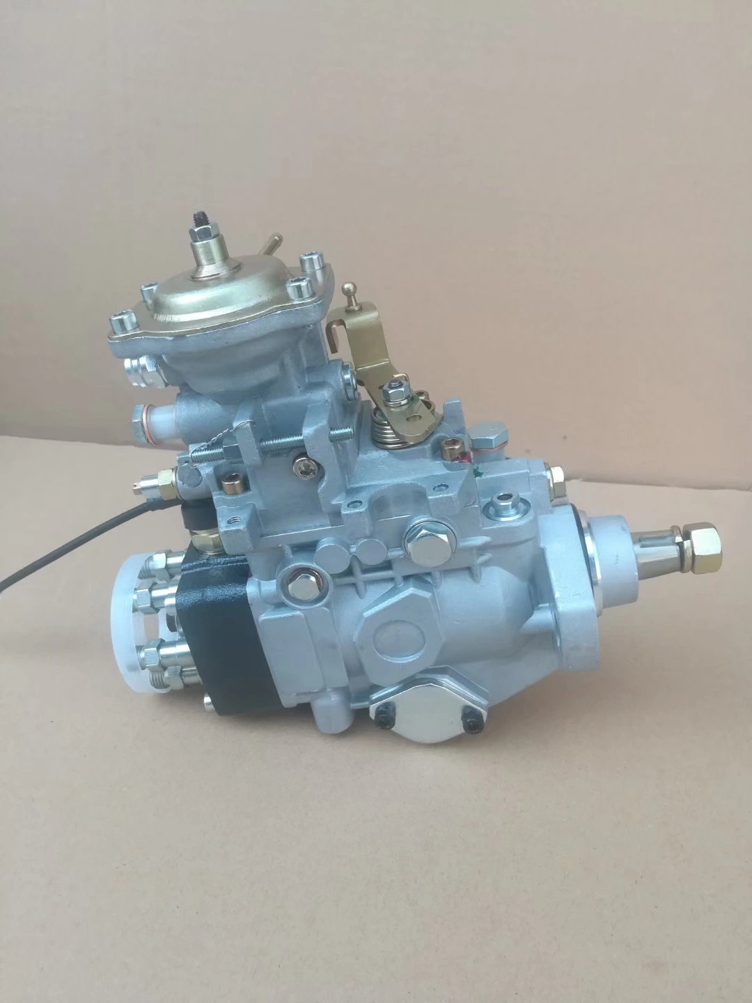 China Nj Jinningf Ve Bomba de combustible para Isuzu / Linde / Iveco Motor Diesel 4 cilindros