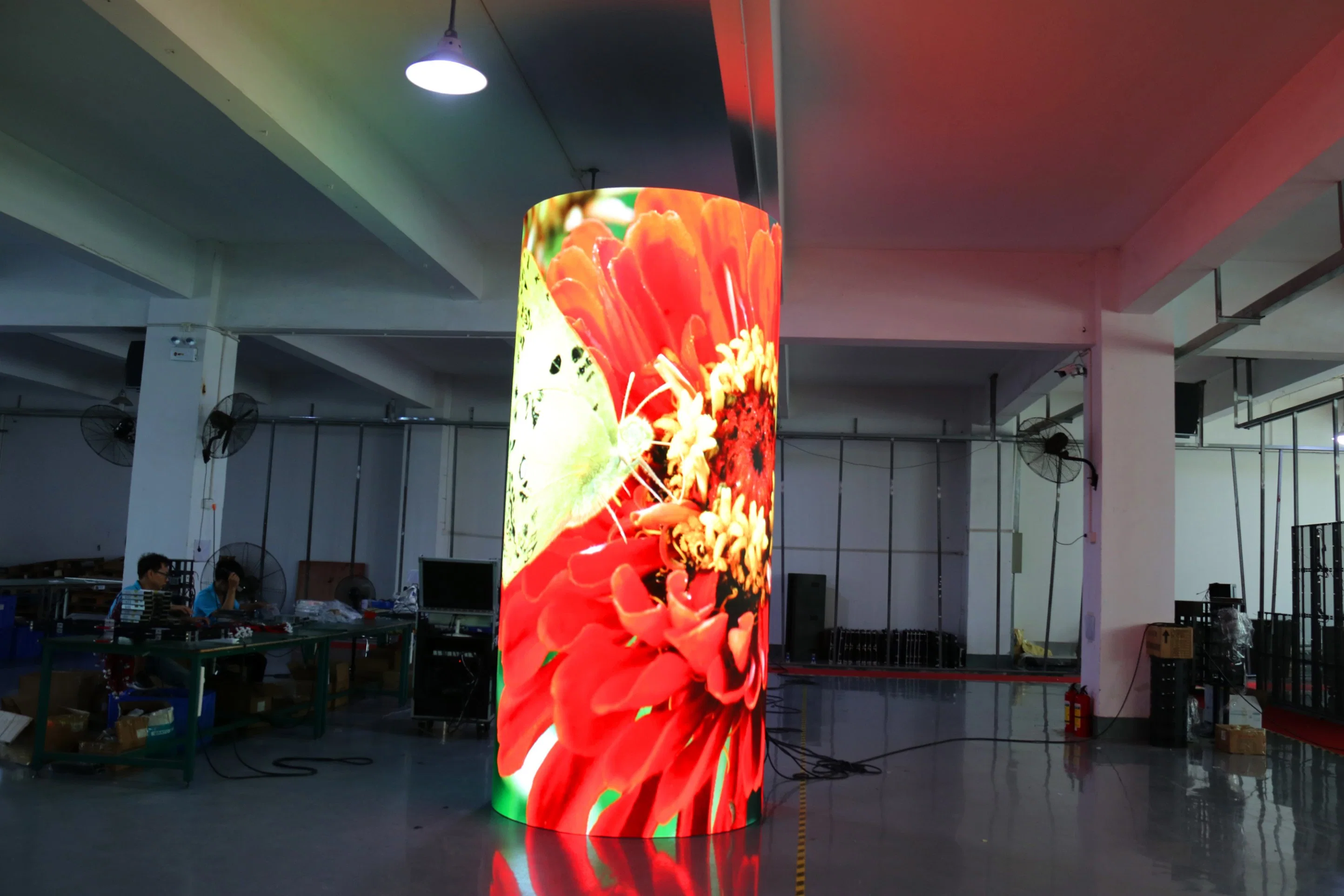 Cylindrical LED Display Screen 360&deg; Viewing Angle