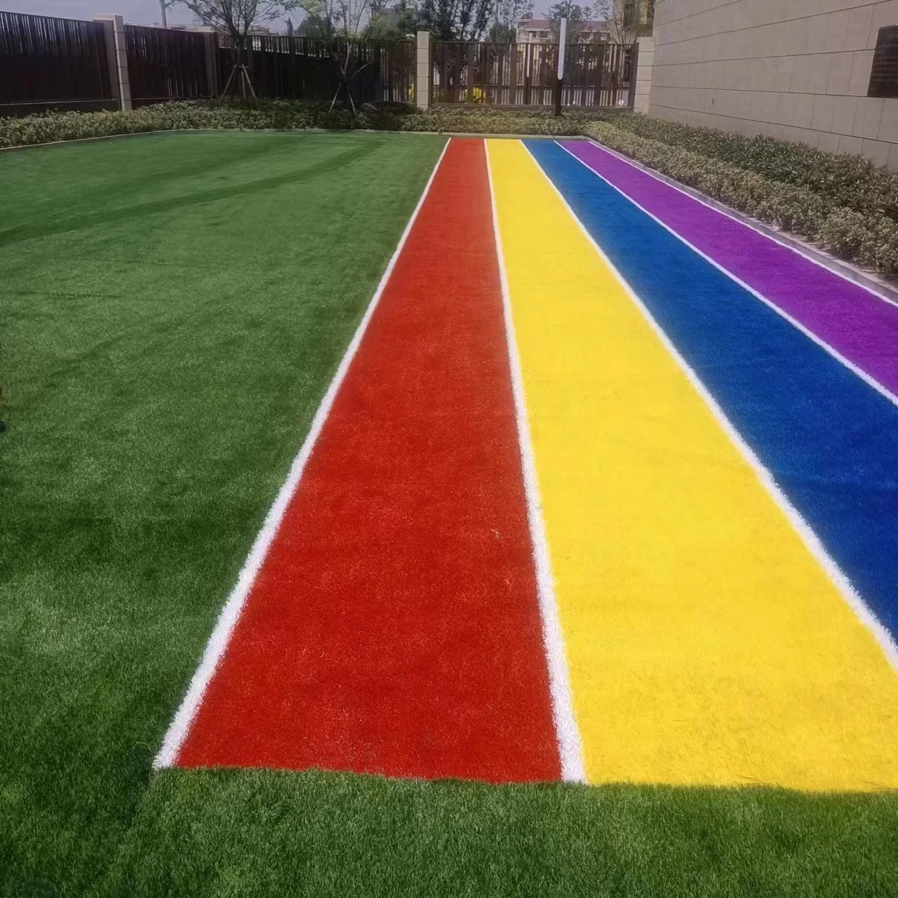 Regenbogen Gras Kunstrasen für Kindergarten und Schule