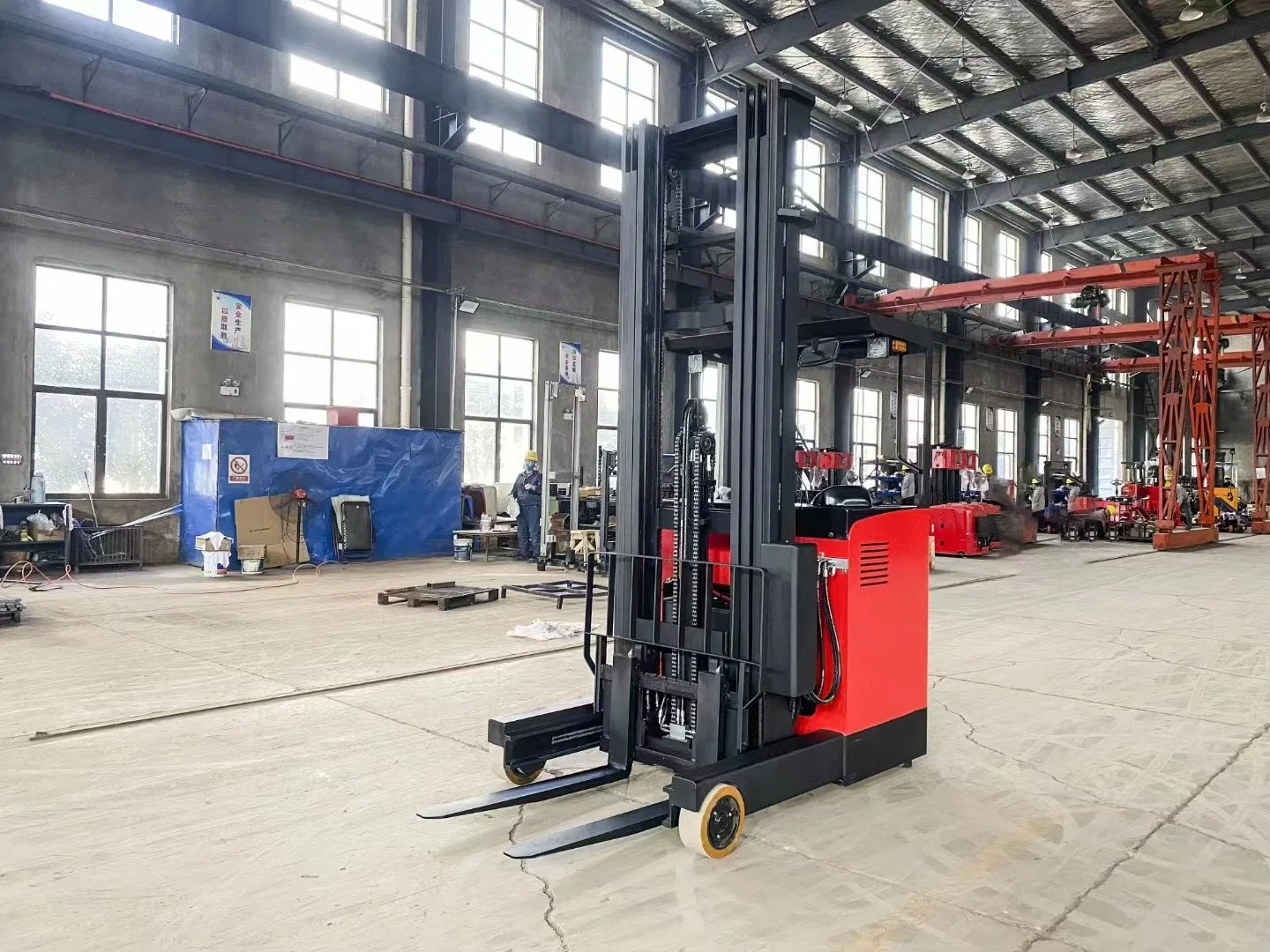 Vlift 2 Ton Electric Reach Forklift Lifting Height 5000mm with Curtis Controller