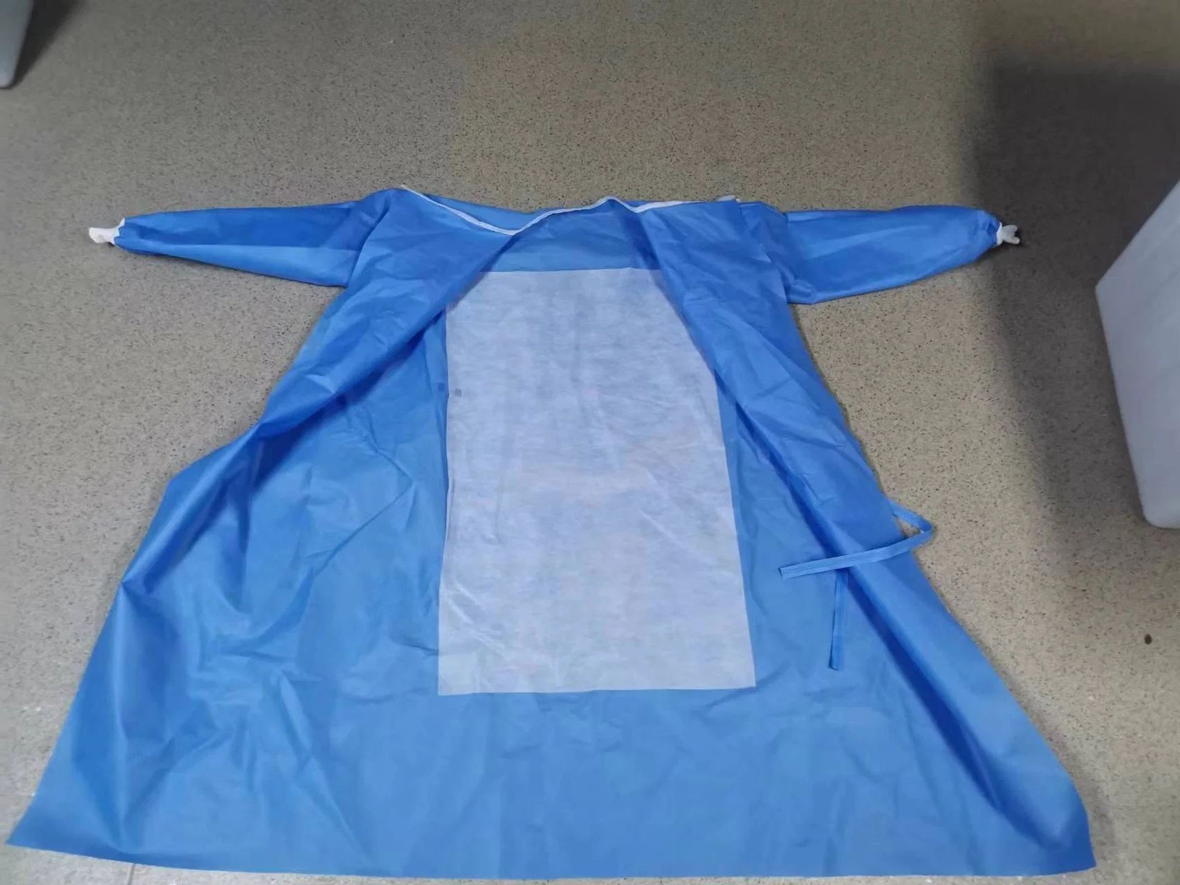 Blue Non-Woven Isolation Suit SMS Isolation Gown Medical Disposable Hooded Isolation Wholesale/Supplier Blue Accept OEM