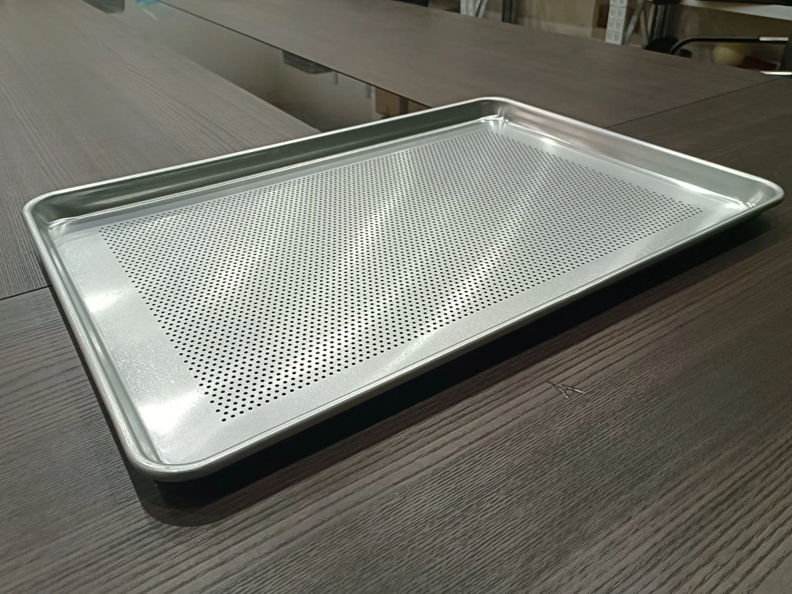 Rk Bakeware China Nonstick Aluminum Stainless Steel Muffin Baking Tray Cake Tray Cupcake Tray Brownie Tray Baguette Tray Burger Bun Tray Hotdog Tray Perforated