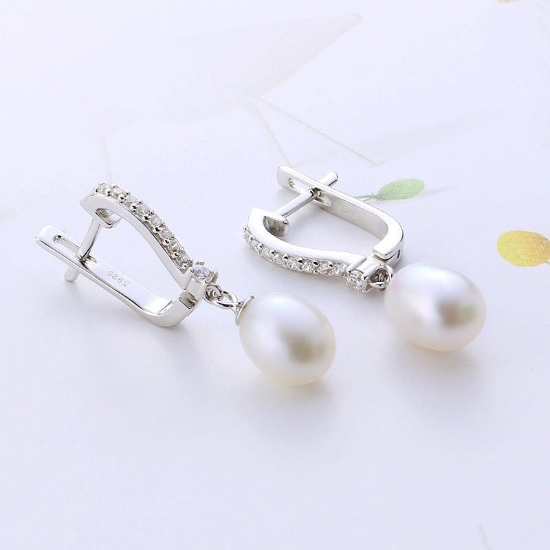 Hot Selling 925 Silver Clip Earring with Pearl for Lady Jewelry Wholesale/Supplier