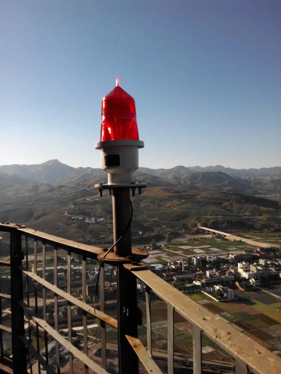 Customizable Aviation Obstruction Lights for Airport Control Towers