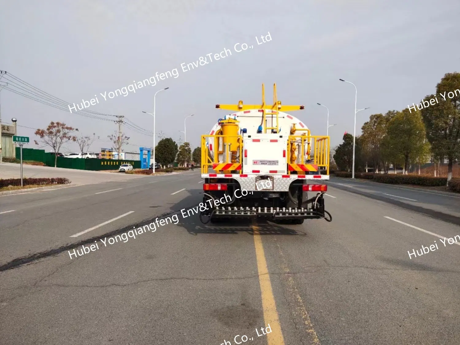 Road Maintenance 10m3 Asphalt Sprayer Bitumen Sprayer Asphalt Truck Price