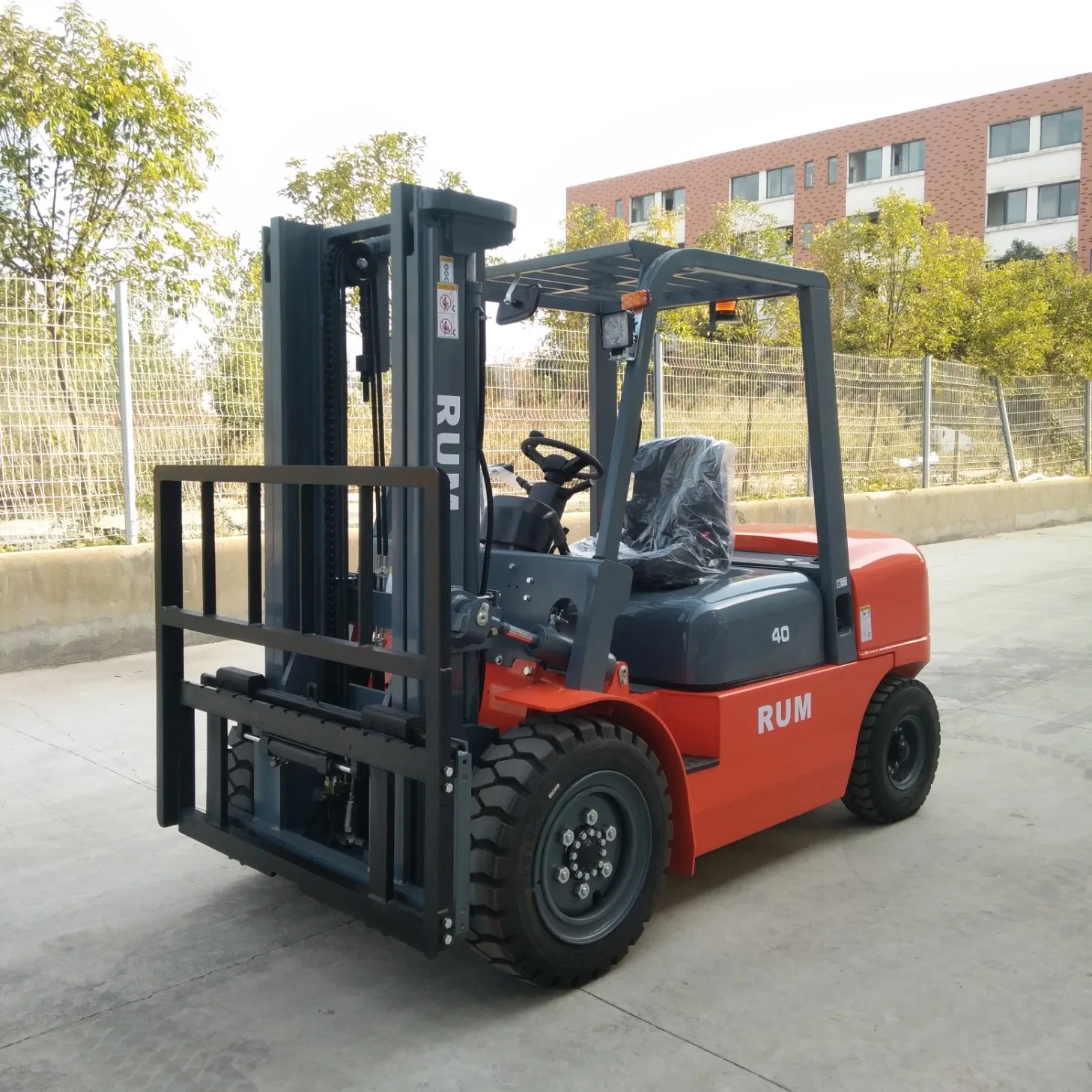 Four Wheels 1.5ton 2ton 3ton 4ton 5ton 10ton 3m 5m 6m Battery Operation Electric Diesel Gasoline LPG Terrain Rough Fork Lifter Truck Forklift with Factory Price