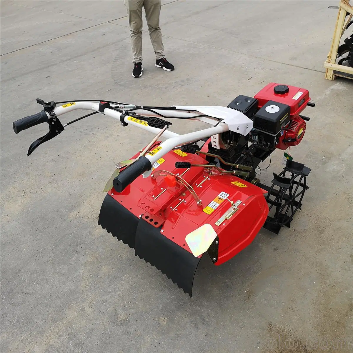 Thick Chassis Micro Tillage and Plowing Machine Mountainous Self-Propelled Rotary Tiller