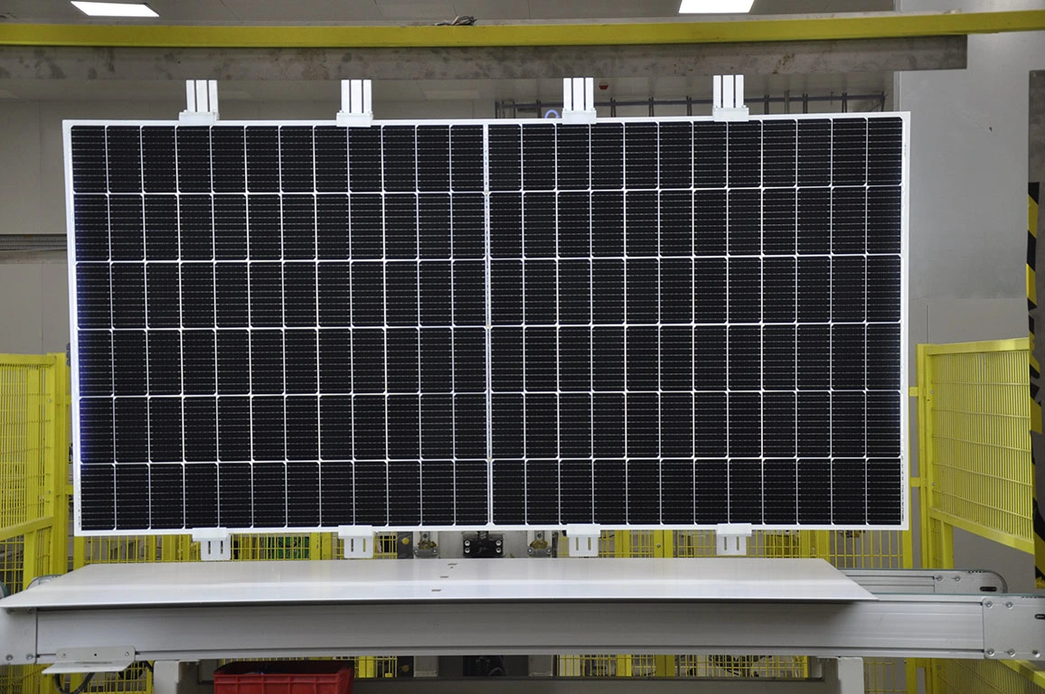 comme Panneau solaire 445 450 455 Watts Demi-coupe Nouvelle technologie Énergie Système solaire Feuille de toiture électrique au sol Panneau solaire Produit pour pompe à eau