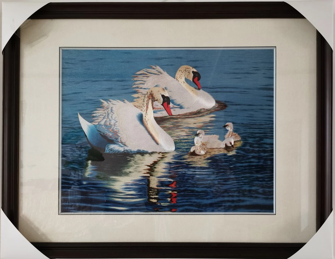 Pure Handmade Suzhou Embroidery Decoration Painting Swan Family