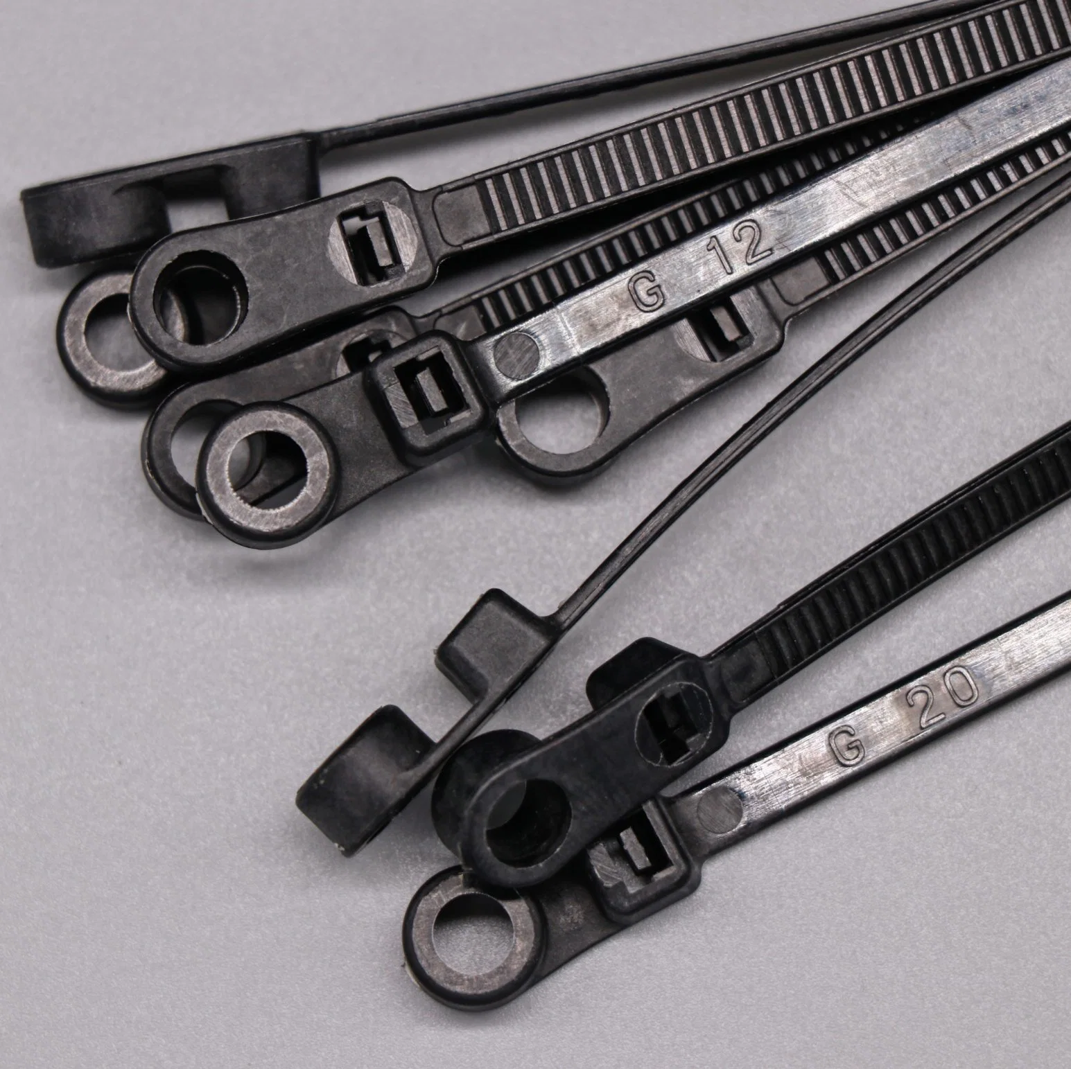 ISO Approved 94V2 100PCS/Bag Mountable Ties Head Plastic Handcuff Nylon Cable Tie Factory