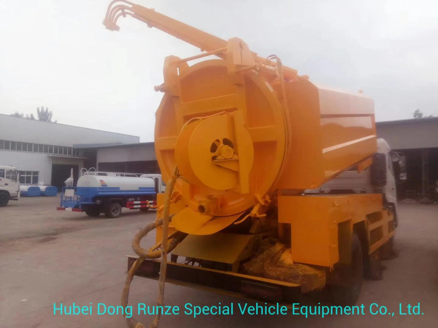 High Pressure Jetting Combined Sewer VAC Tanker Truck 6cbm Vacuum Sewage Tank, 4cbm Jetting Water Tank