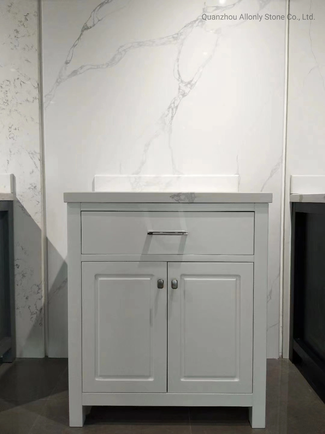 Quarto estilo Vanity Set Design com toucador de mármore Natural Carrara White Topo e dissipador de cerâmica