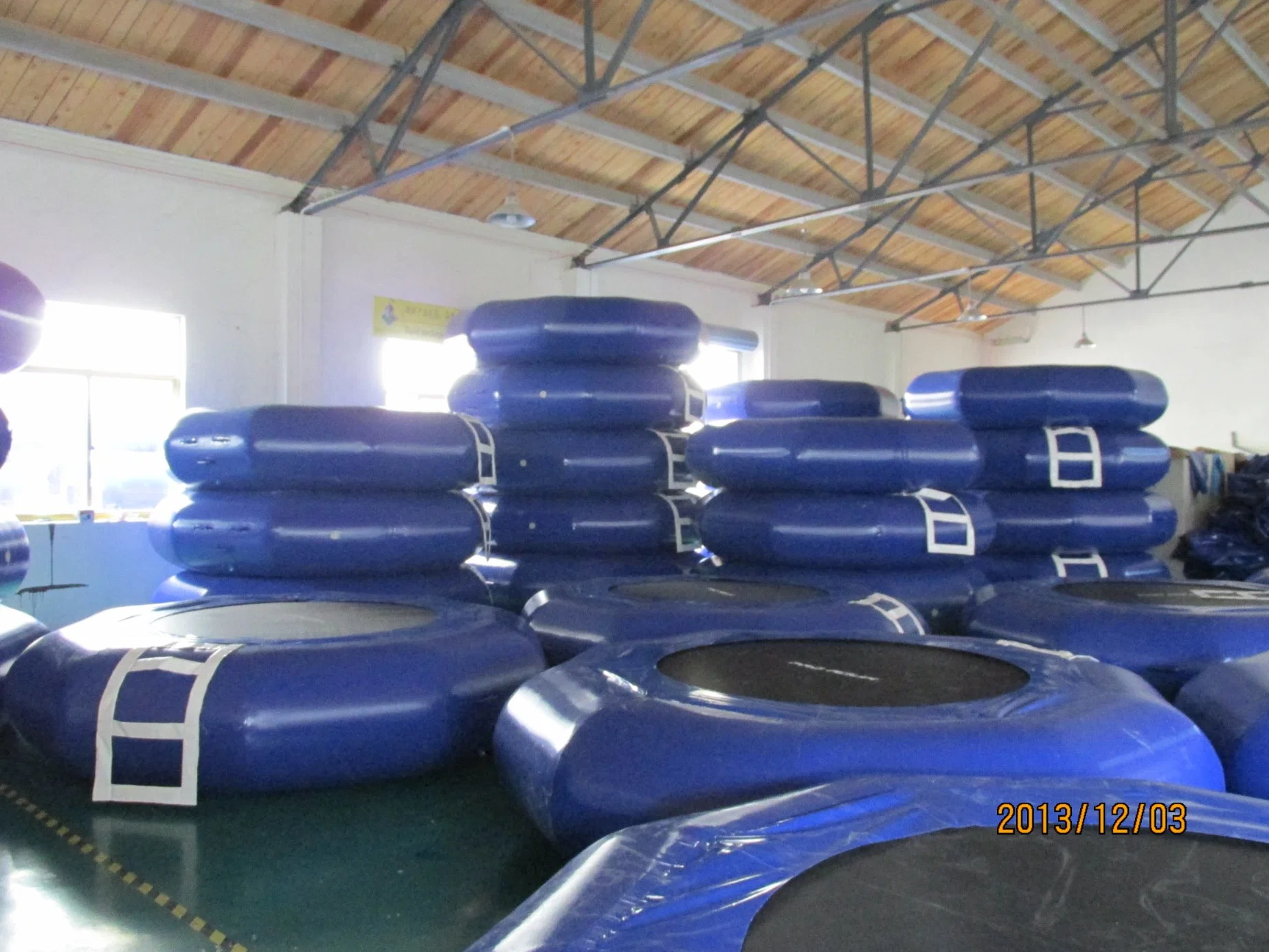 Großhandel Aufblasbare schwimmende Aqua Trampolin für Wasser Vergnügungspark