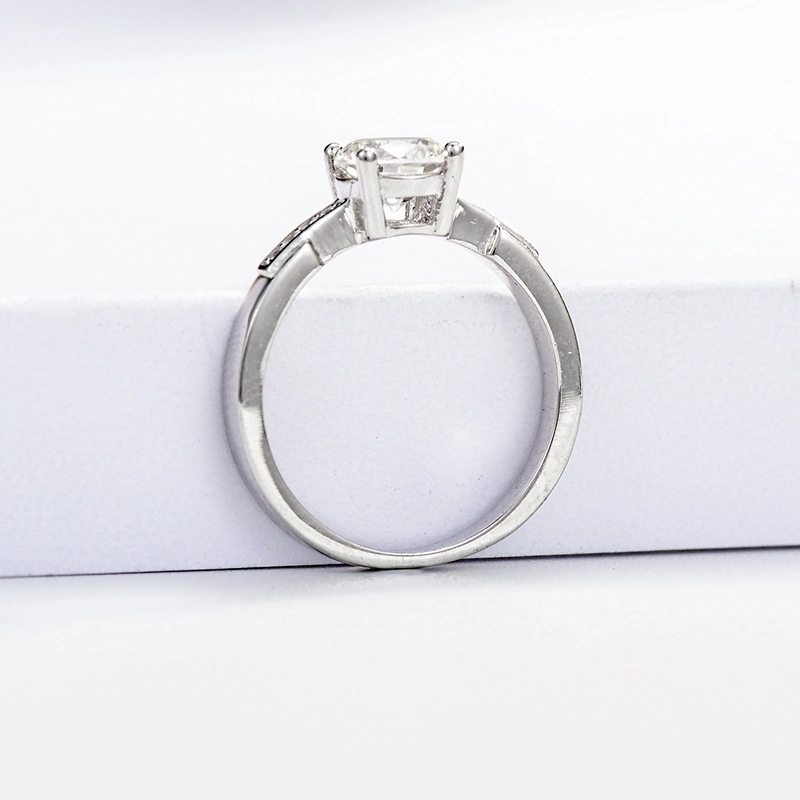 Classic Jewelry Shinning White CZ Stone Finger Ring for Wholesale/Supplier