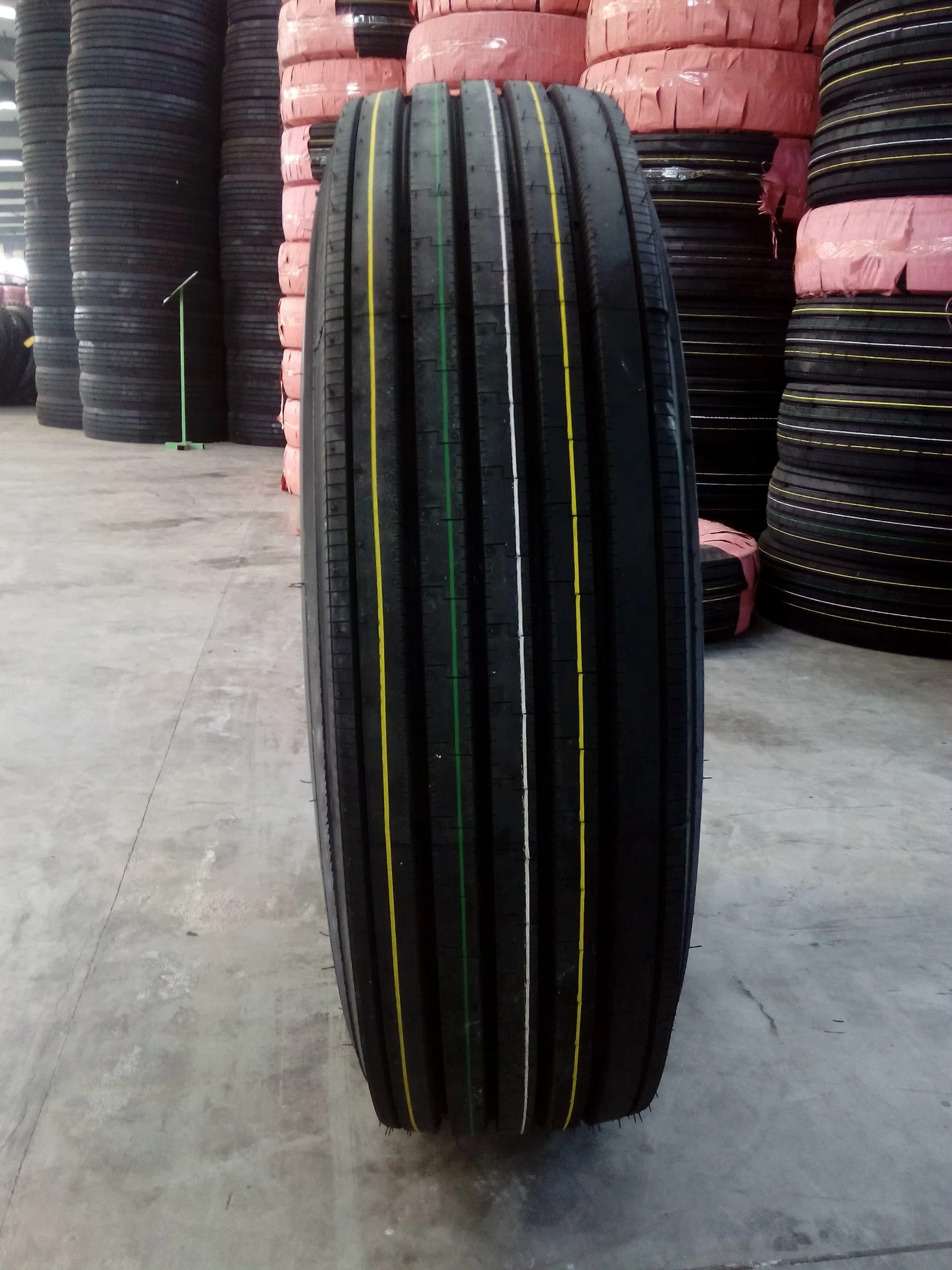 Neumático de acero R22,5 315/80r22.5 295/80r22.5 385/65r22.5 China Rendimiento de alta calidad/alto costo Y neumático radial de bajo coste