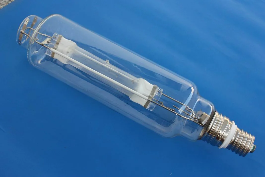 Hot Sell High Power Metal Halide Lamp Tt 2000W