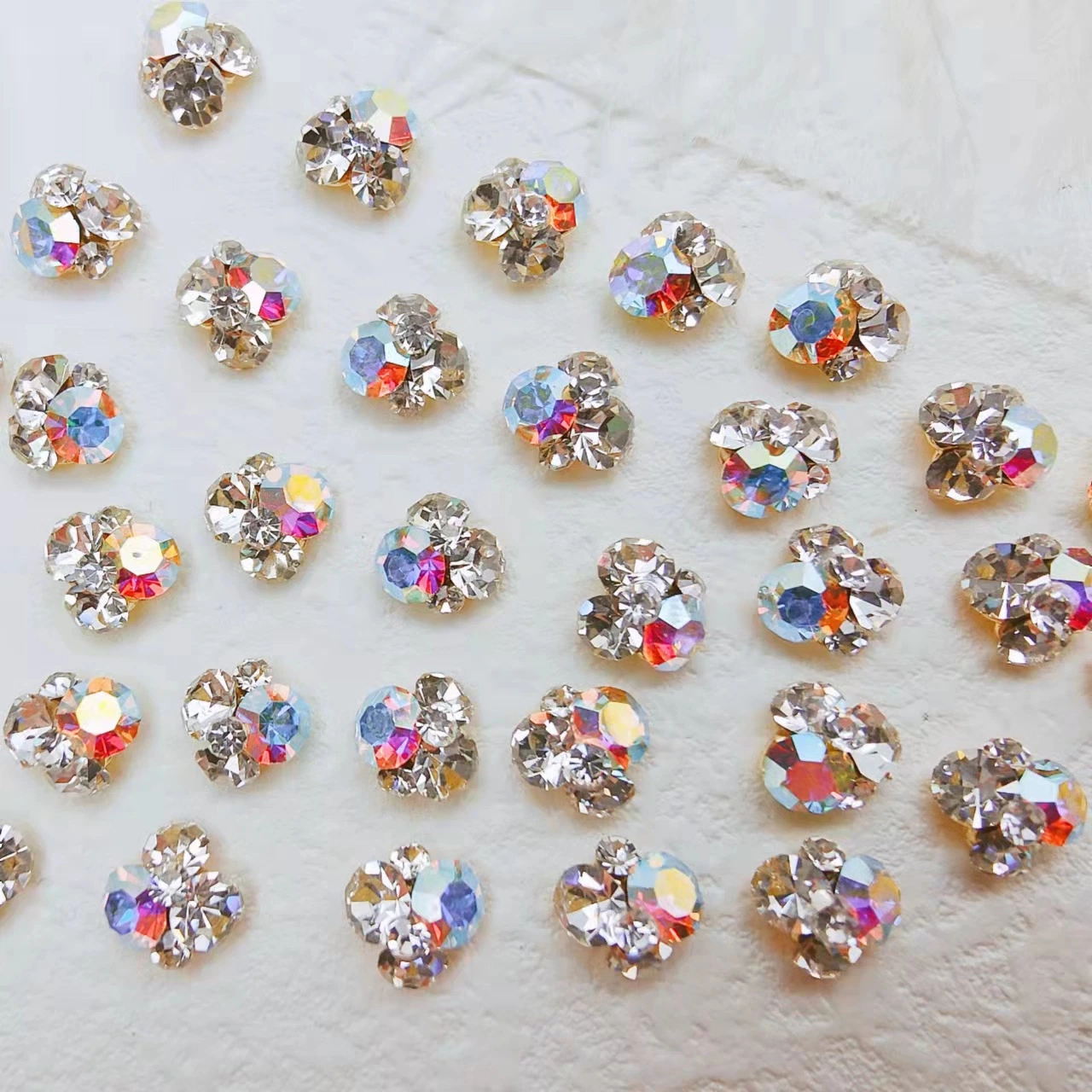 Nail Art de aleación de mayorista de accesorios de diamantes de pila de producto terminado el tamaño de Rhine-Nail Pegar Accesorios Nuevos japoneses decoración tridimensional