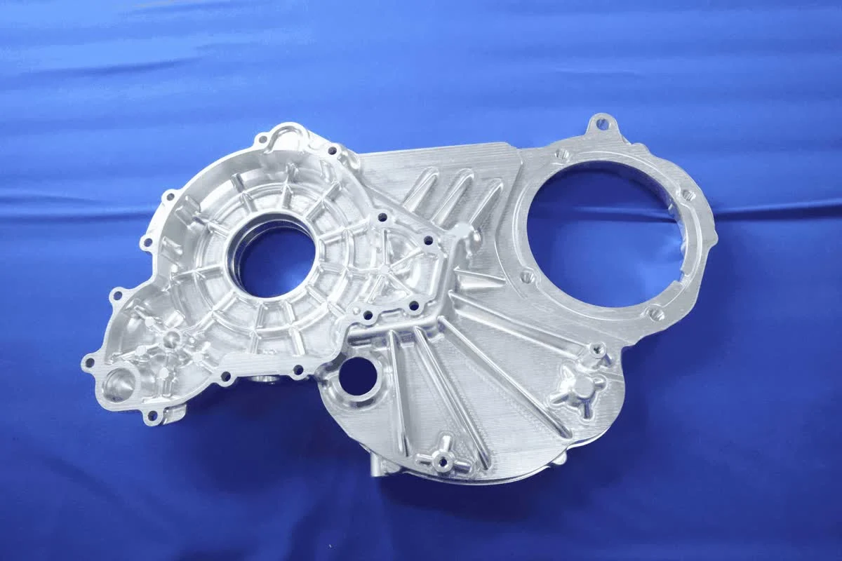 CNC Precision قطع من الألومنيوم المعدني المخصص نموذج أولي للسيارة الآلية قطع غيار التفريز التلقائي لمحرك شاحنة الاحتياطي