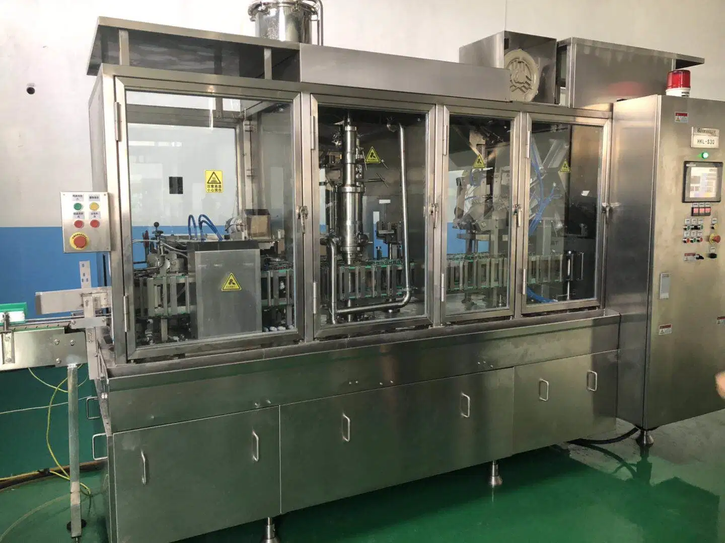 Drinks/Oil/Beverage/Milk Blow Bottle Liquid Filling Sealing Machine Filling Machine Juice Production Line with Washer,Conveyor,Packing,Labeling,Sterilization