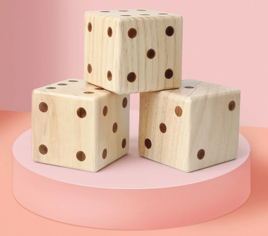 Custom Solid Wood Pine Wood 7cm 9cm Dice Lawn Game Juego de dados de gran tamaño