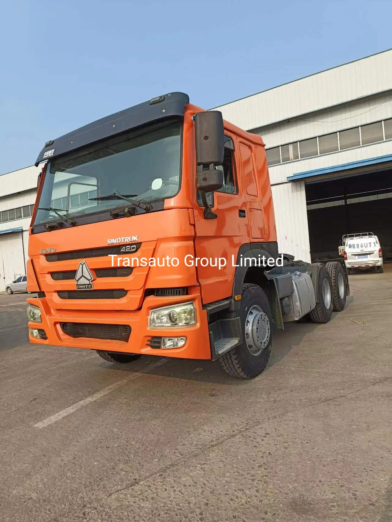 Low Price Used HOWO 6*4 Wheel 420 HP New Sino 6X4 Right Hand Drive Sinotruk HOWO Trailer Tractor Truck Head Trucks for Sale