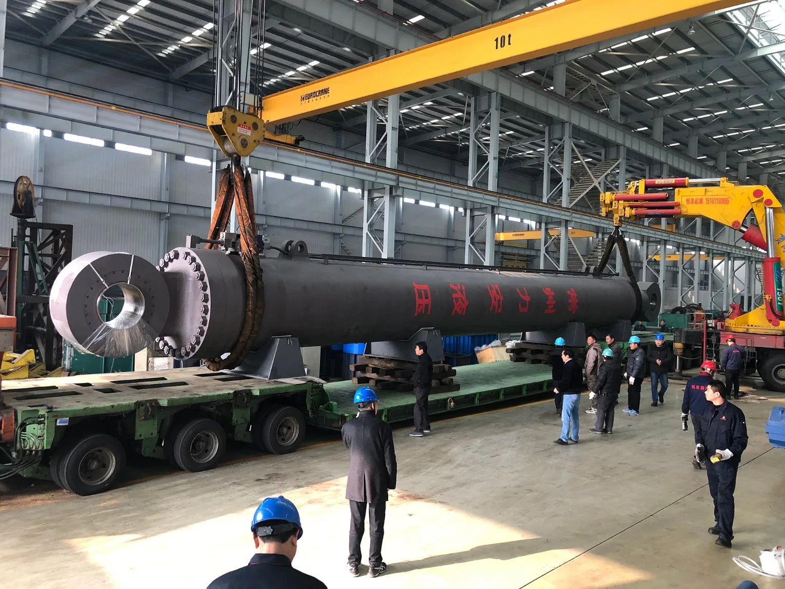 The Largest 130m Pile Frame Driving Barge Hydraulic Cylinder with Thrust 2550t and Pull Force 1800t