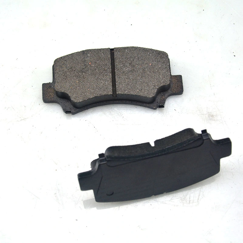 Auto Parts de pastillas de freno delantero para CM5 (OEM: 3501140-A01).