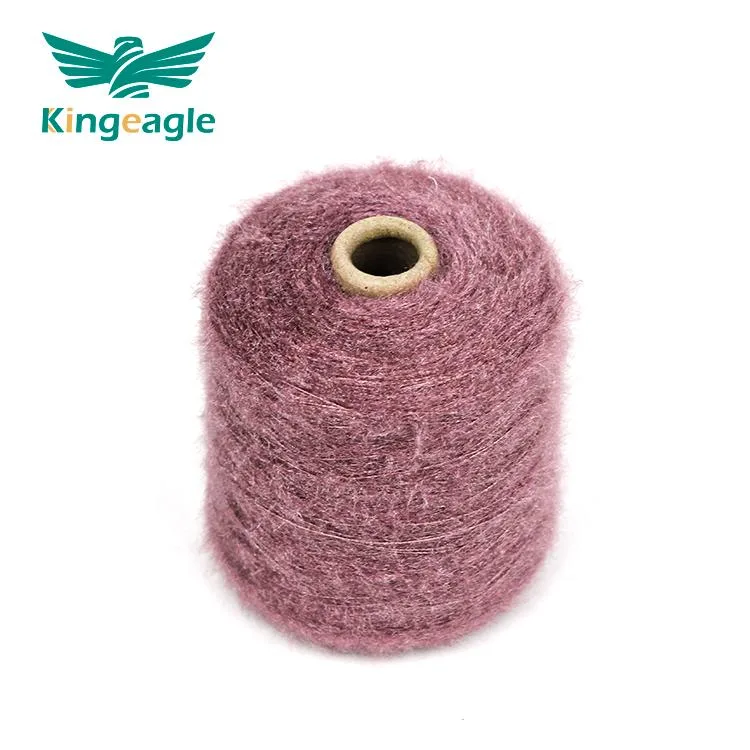 Kingeagle Super suave sensación de pelo de gato Fancy Feather Yarn para Tejer