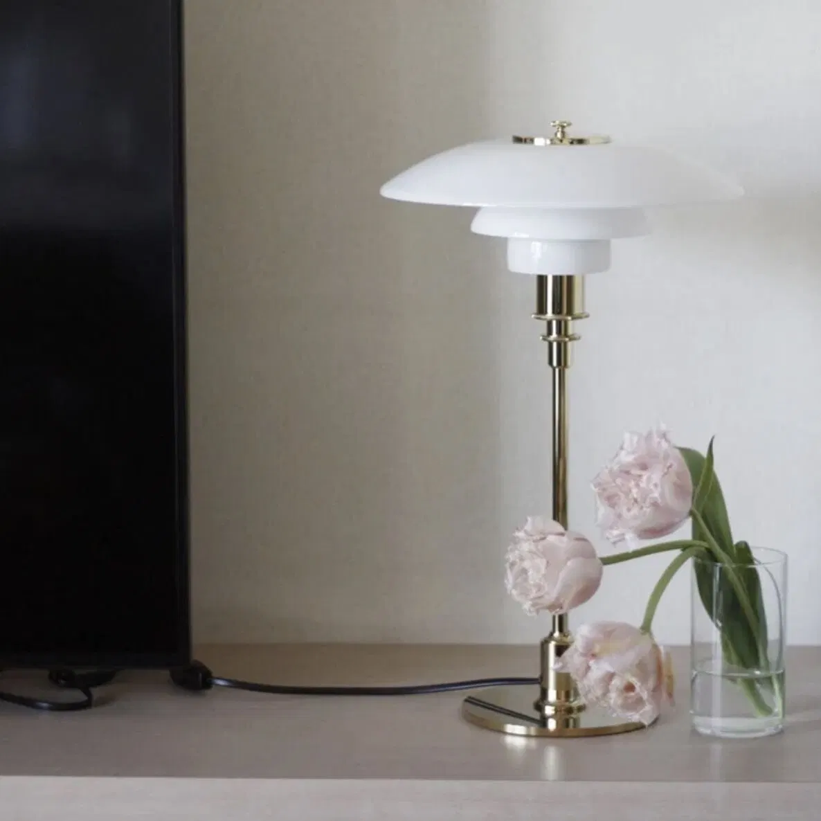 China Crystal Modern Home Decoration LED Table Lamp Interior Lighting.