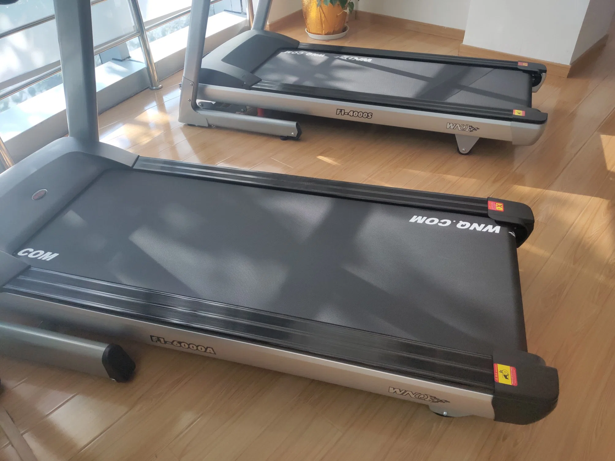 Su uso en casa plegadas gimnasio caminadora motorizada de la máquina de cardio equipos de gimnasia