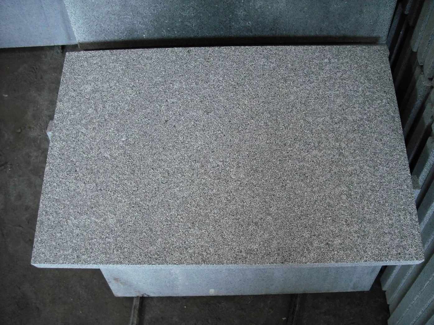 Wholesale/Supplier Cheap Granite Stone Tiles for Floor and Wall