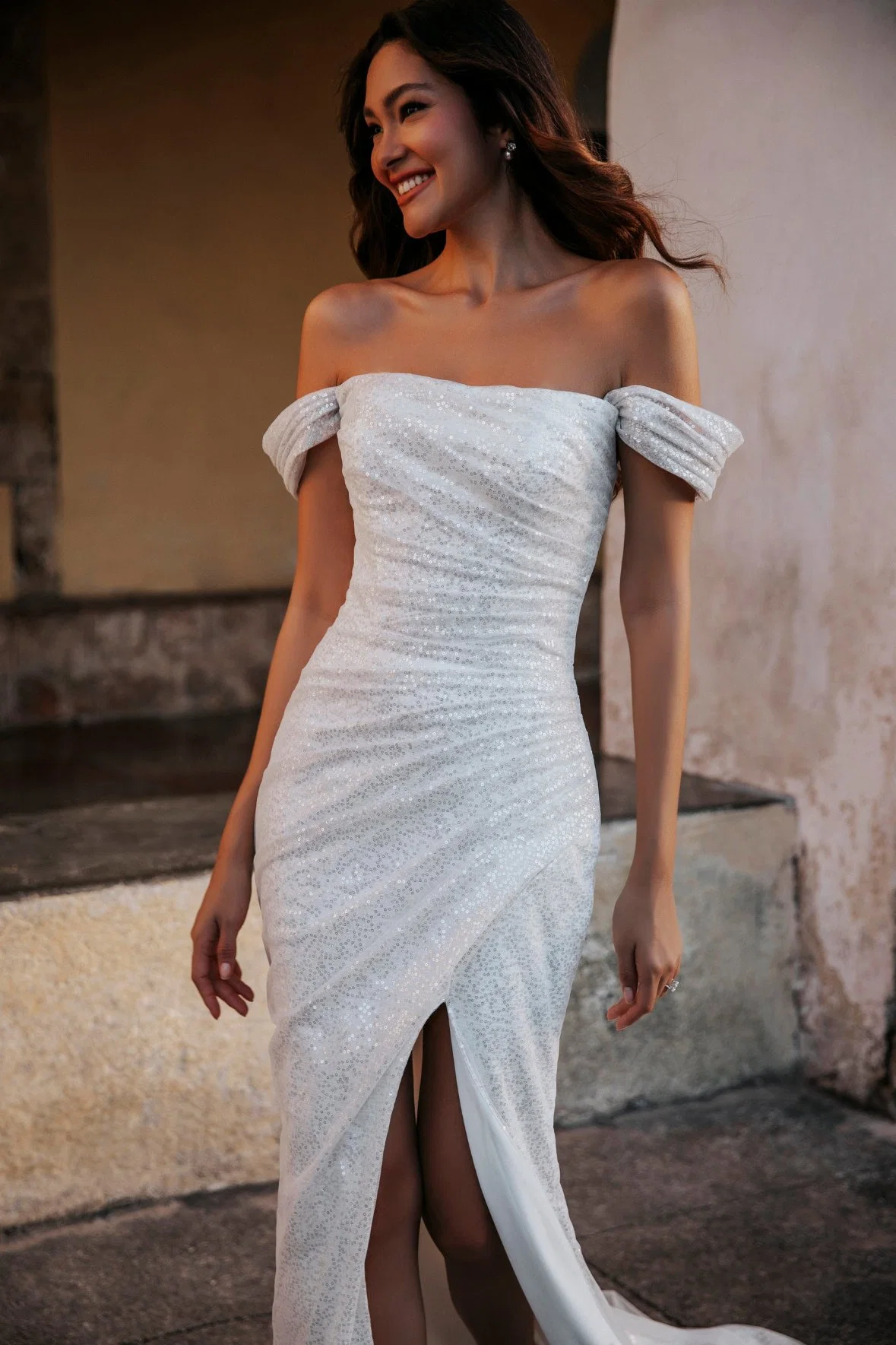 Amazing off Shoulder Long Train High Slit Sequins Wedding Evening Dress