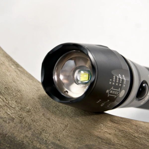 Xm-L T6 Black Aluminum Focus LED Torch Light