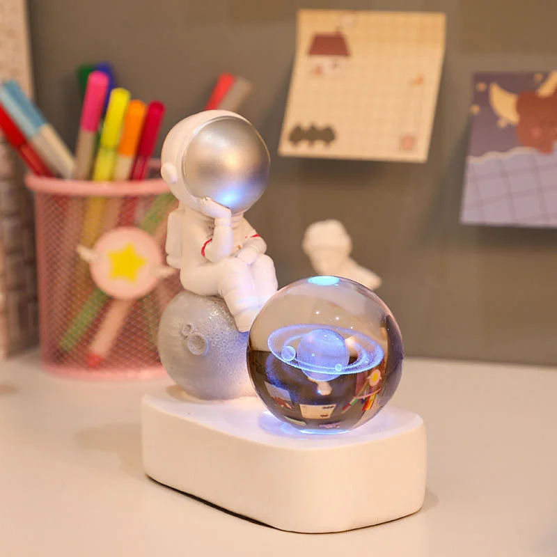 LED Astronaut Luna Regalos Cristal bola de vidrio Luz nocturna para Desktop Ornament