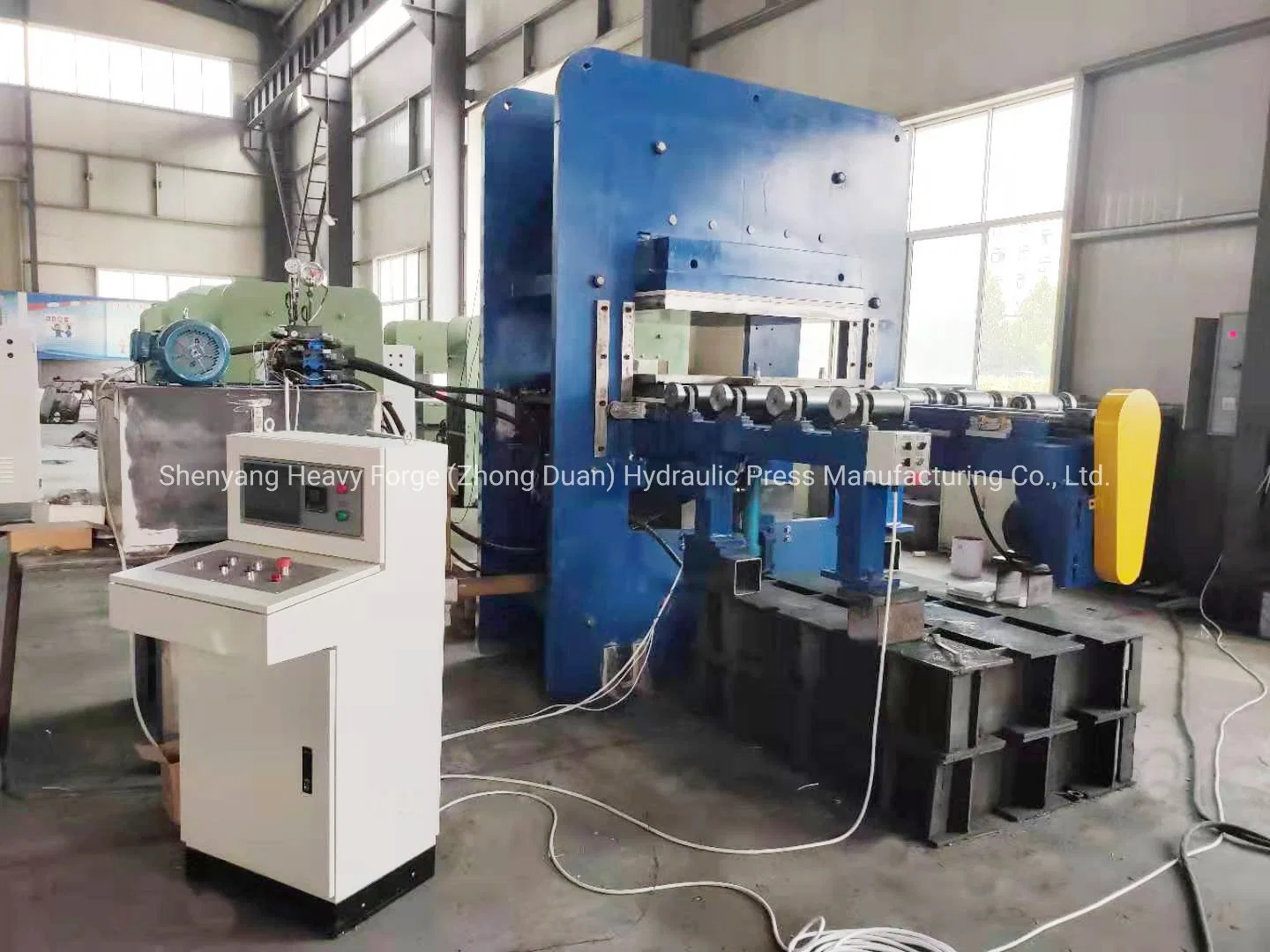 Hydraulic Press for The Production of The Sheets From Thermoplasts: PP, PE, HDPE, UHMWPE