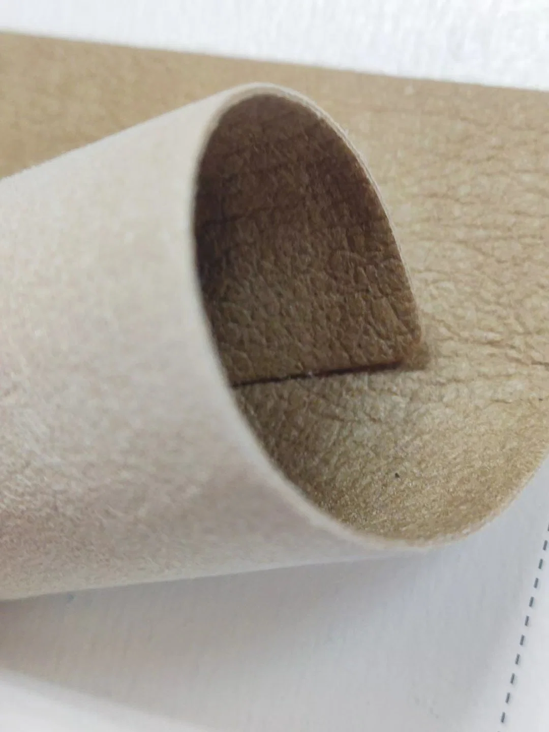 Uma verdadeira patente Handfeeling PU Fabric couro sintético forro respirável