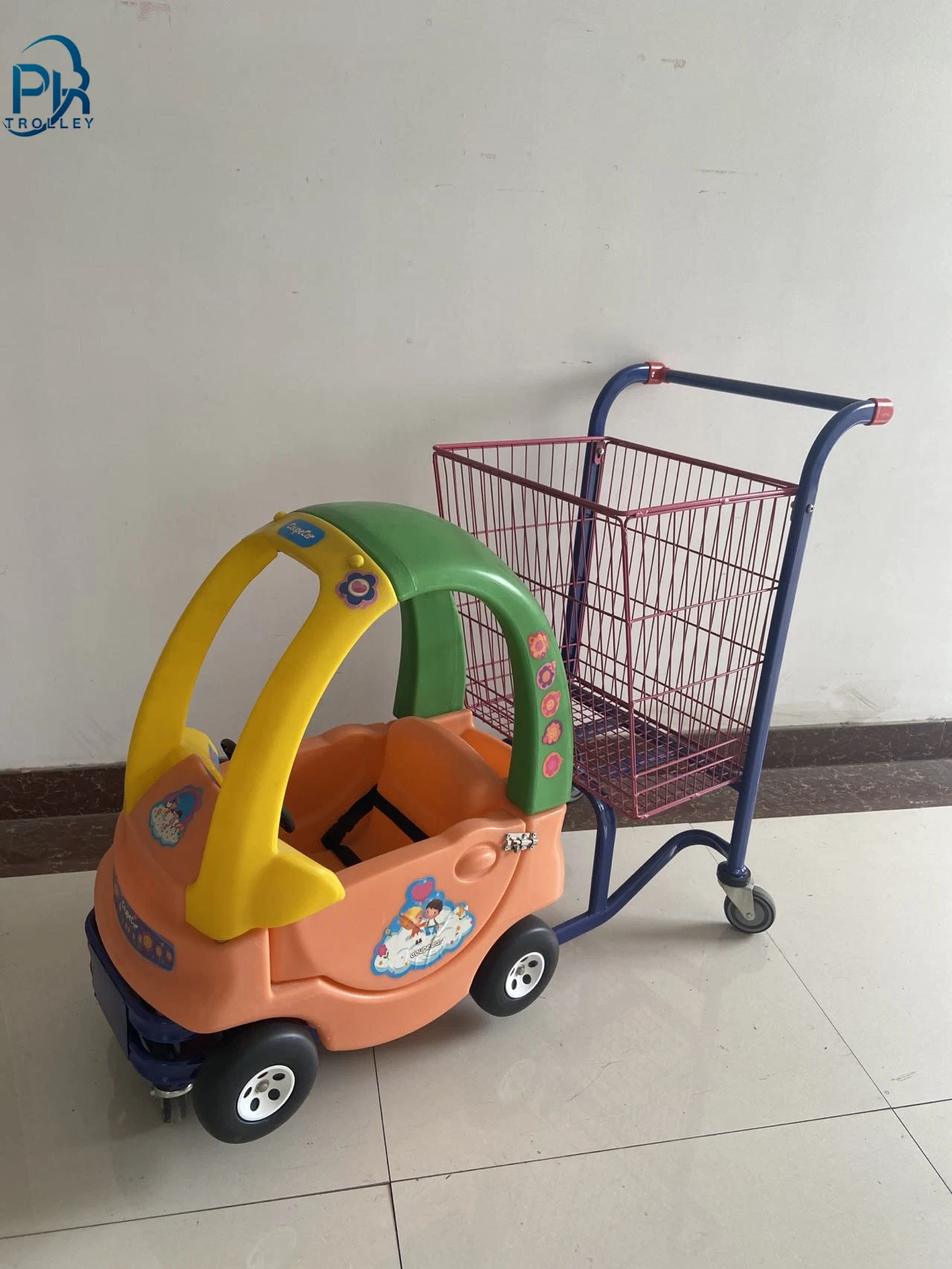 Chariot poussette pour enfants avec petites voitures