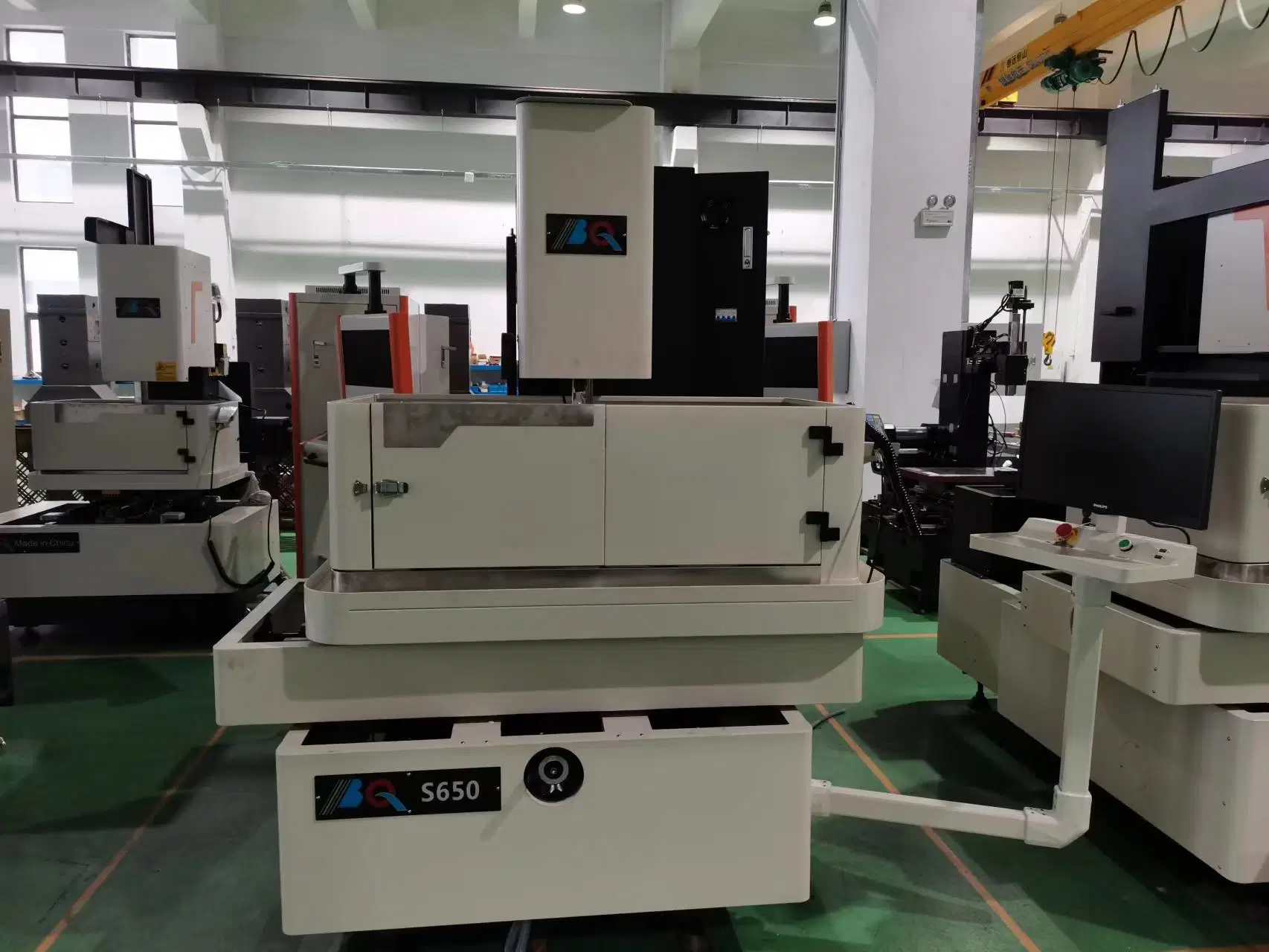 Bqs650 ماكينة قطع الأسلاك CNC المتينة متوسطة القطع المتعددة قاطع سلك السرعة EDM