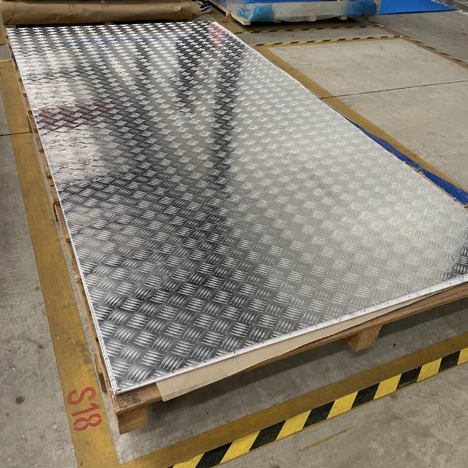 Best Seiling 1060 H24 3003 5052 Al 7075 8011 Checkered Embossing Aluminum Plates for Moisture Barrier Pipework Cladding