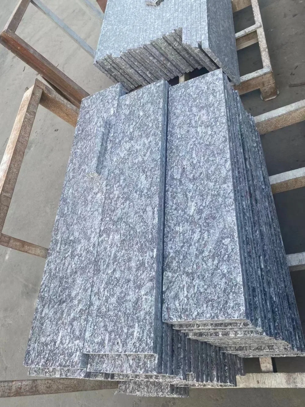 Flameados/chorro de agua natural acabado azul oscuro/negro mosaico de granito con la máxima calidad para la construcción de muro Granito