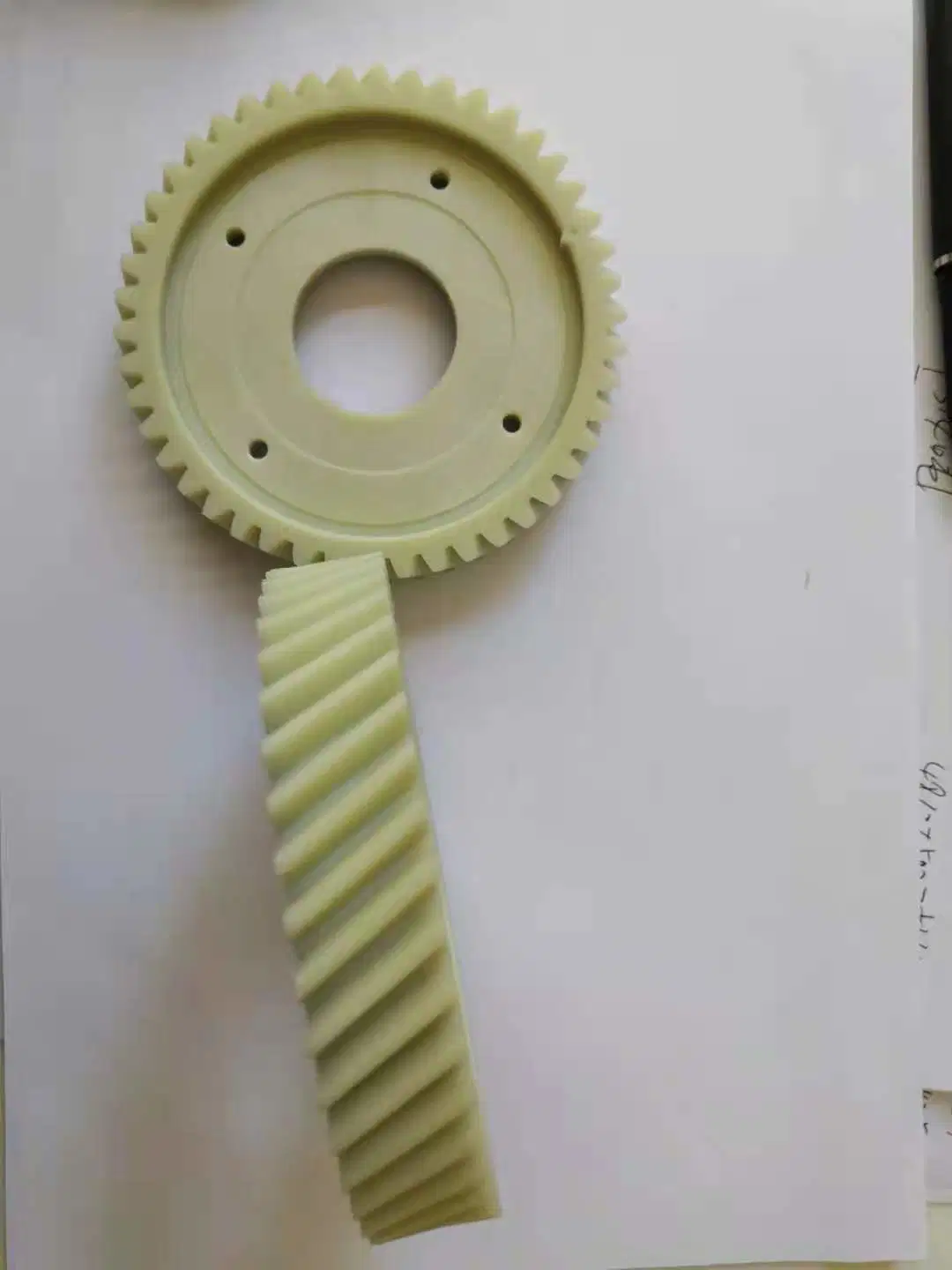 OEM PP/PC/PE/ABS/PVC/PS/Nylon-Kunststoff-Spritzgießanlage Helical Gear für Autoteile