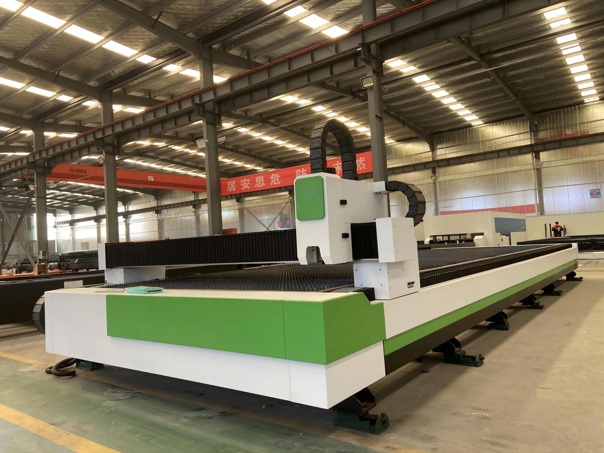 Fiber Laser Cutting Machine 6kw/12kw/20kw/30kw CNC Machinery Equipment Price Laser Cutting Machine Metal Cutting Ss/CS/Aluminum/Brass Fiber CNC Metal