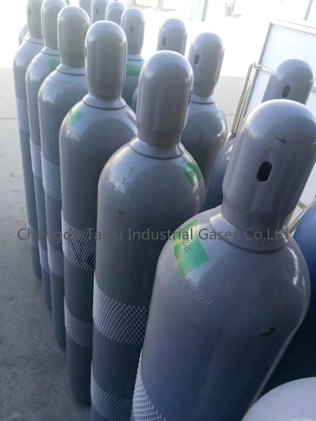 Trifluoruro de nitrógeno de grado electrónico 4n6 NF3 Gas 195kg en 440L Cilindro de acero