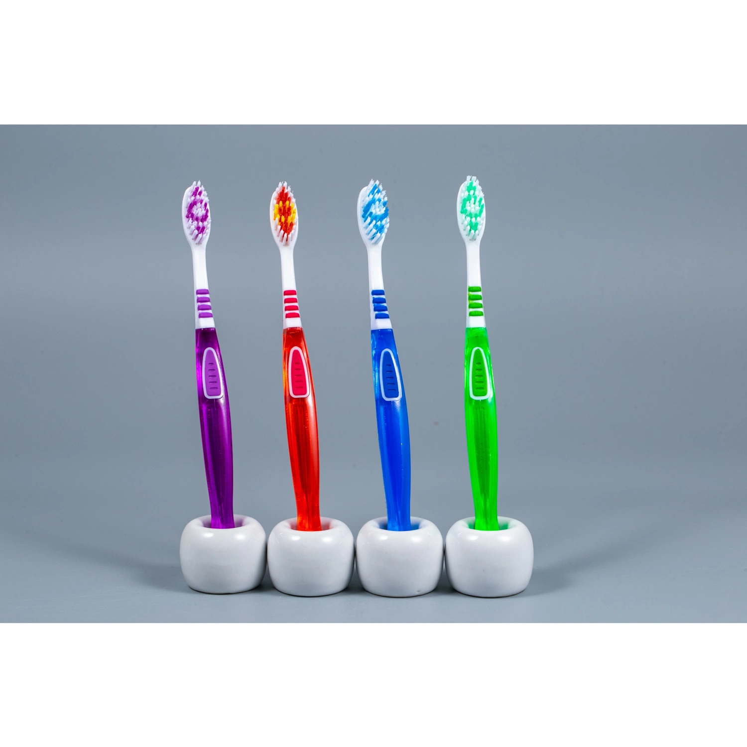فرشاة أسنان بلاستيكية منزلية تستخدم فرشاة أسنان للبالغين في الوقت المحدد