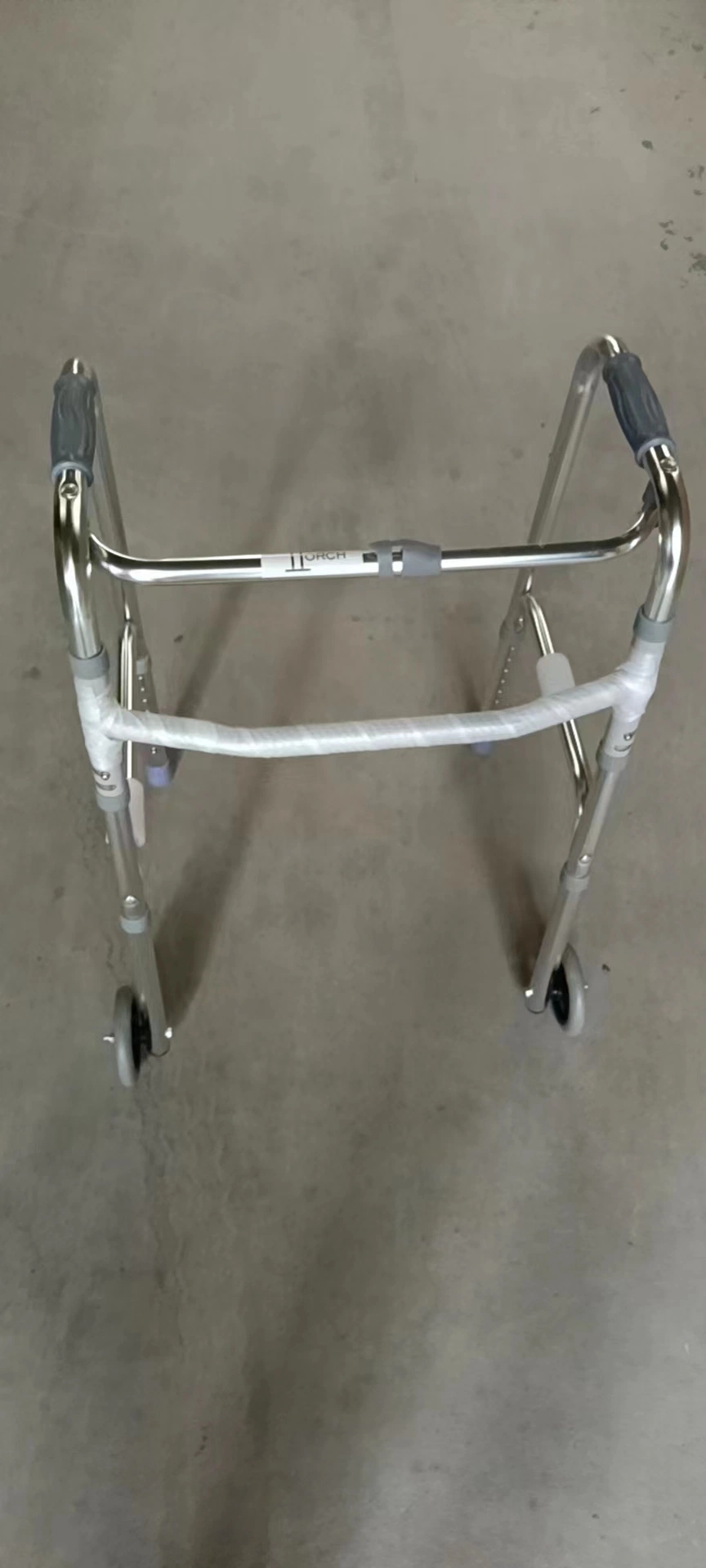 Soporte plegable para el antebrazo del rodillo Bme811