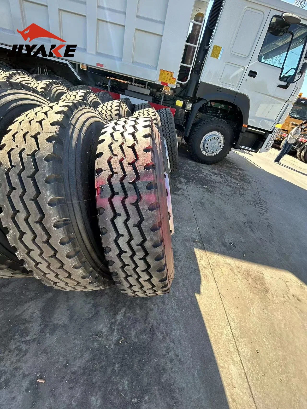 High quality/High cost performance  Chinese Tyre Truck/Trailer/Car/Bus Tire 315/80r22.5 12.00r20 for Sale